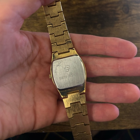 gold watch - Picture 3 of 6